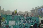 Евромайдан 7.12.2013 - контейнер, подсказывает Капитан Очевидность