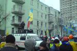 Евромайдан 7-8.12.2013 - тусовке от Партии Регионов читают политинформацию про то, что Янукович - лох